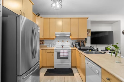Kitchen Photo of 12625 Hampton Court, Surrey, BC