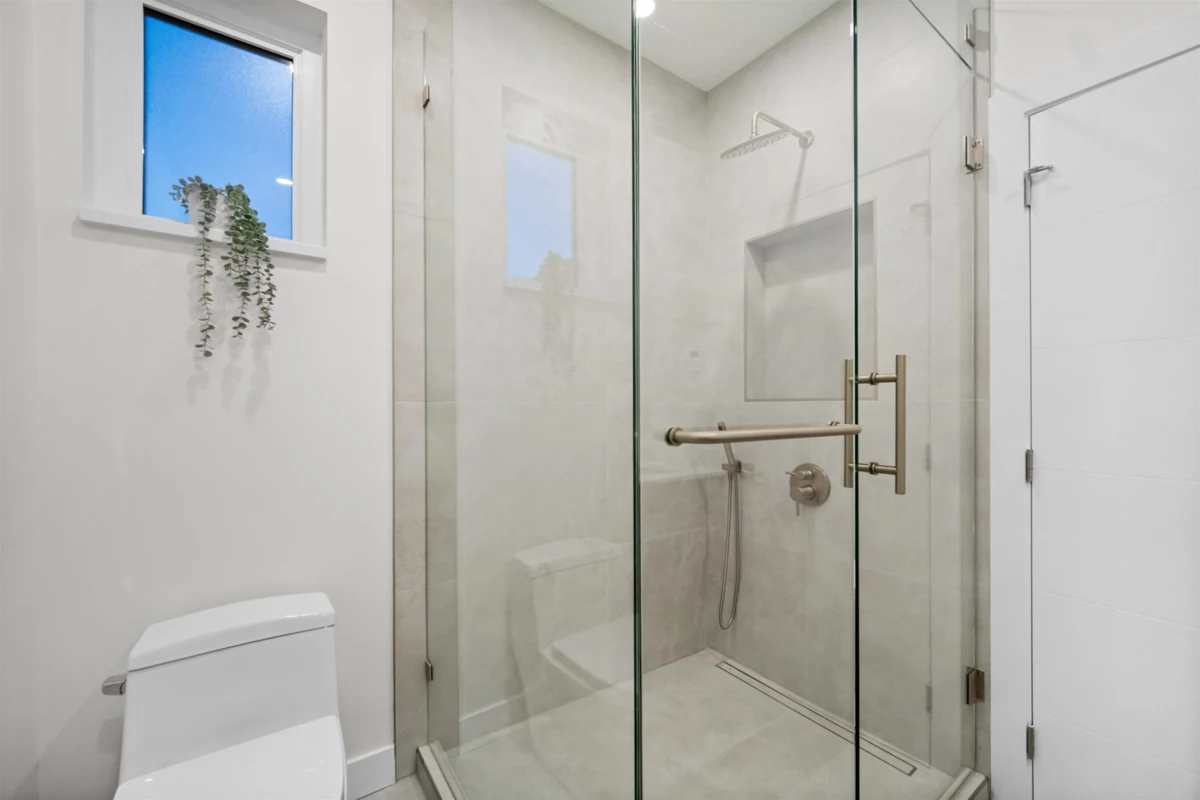 Entry Foyer Photo of 3 1536 Duthie Avenue, Burnaby, BC