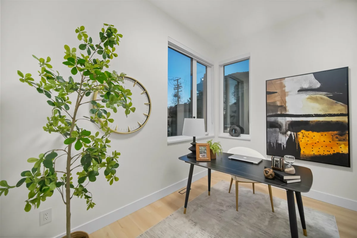 Guest Bathroom Photo of 3 1536 Duthie Avenue, Burnaby, BC