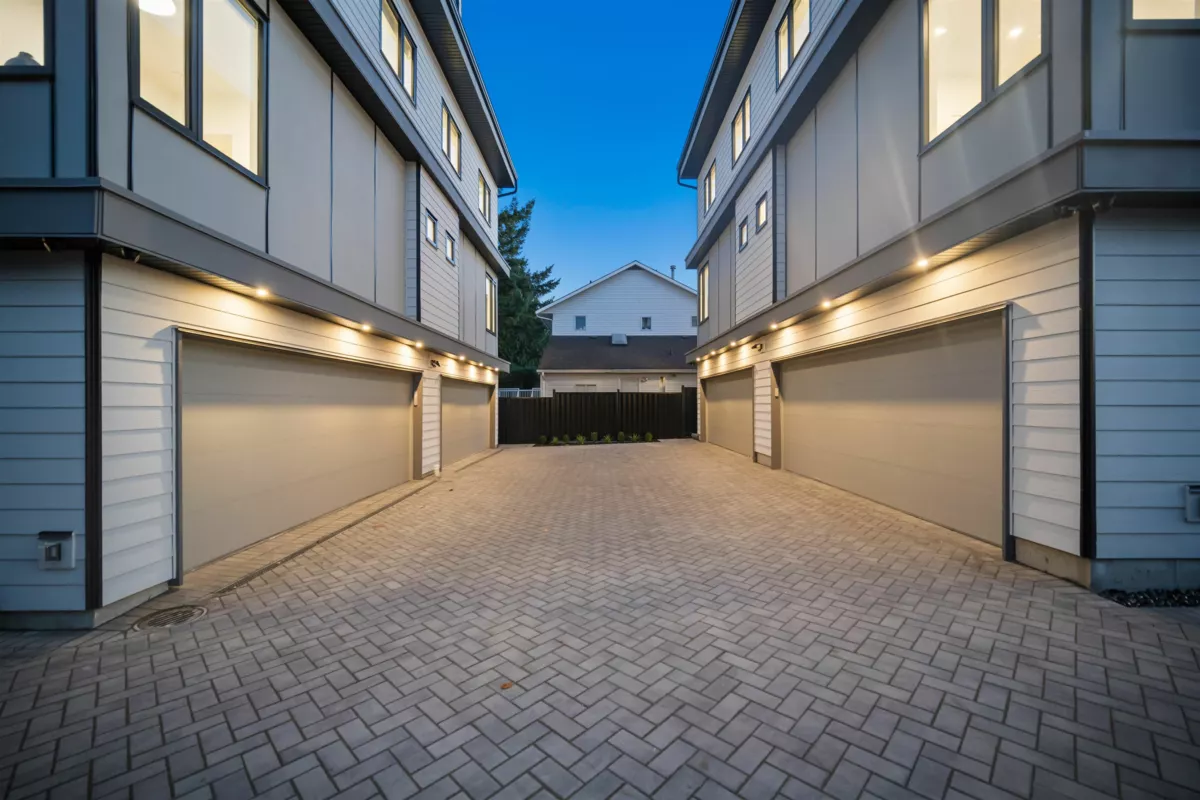 Hot Tub / Spa Photo of 3 1536 Duthie Avenue, Burnaby, BC