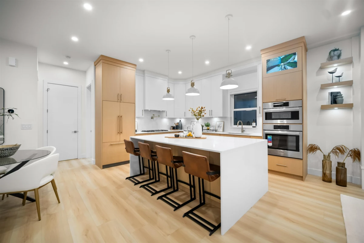 Kitchen Photo of 3 1536 Duthie Avenue, Burnaby, BC