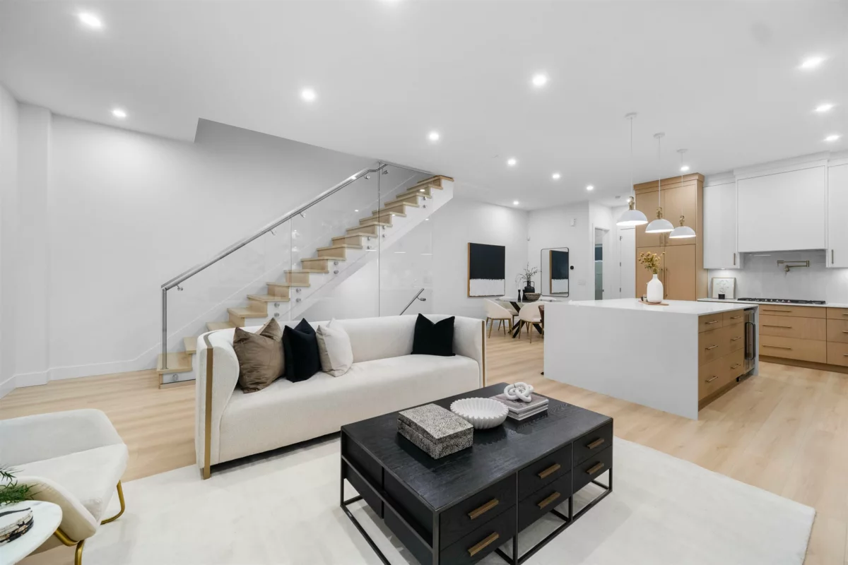 Primary Bathroom Photo of 3 1536 Duthie Avenue, Burnaby, BC