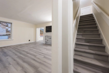 Entry Foyer Photo of 45726 Spadina Avenue, Chilliwack, BC