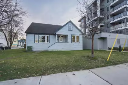 45726 Spadina Avenue, Chilliwack, BC, Chilliwack — Single Family Residence for sale