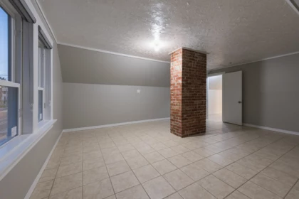 Garage Interior Photo of 45726 Spadina Avenue, Chilliwack, BC