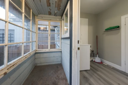 Walk-In Closet Photo of 45726 Spadina Avenue, Chilliwack, BC