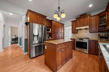 Breakfast Nook Photo of 18973 70b Avenue, Surrey, BC