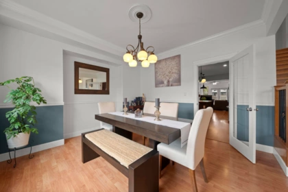 Kitchen Photo of 18973 70b Avenue, Surrey, BC