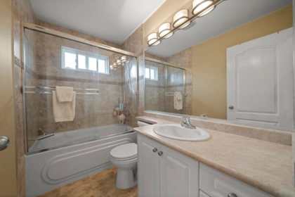 Laundry Room Photo of 18973 70b Avenue, Surrey, BC