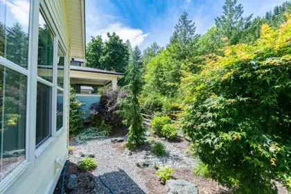 Garden / Landscaping Photo of 43318 Creekside Circle, Chilliwack, BC