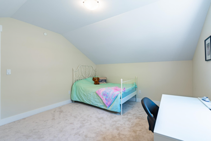 Walk-In Closet Photo of 43318 Creekside Circle, Chilliwack, BC