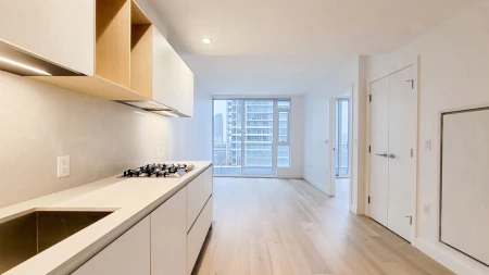 803 6000 Mckay Avenue, Burnaby, BC, Burnaby — Apartment/Condo for sale