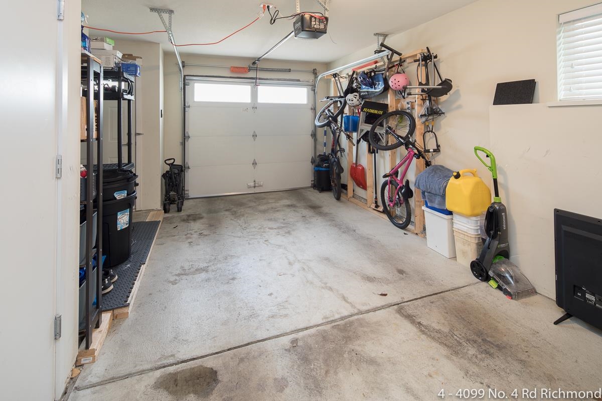 Loft / Bonus Room Photo of 4 4099 No. 4 Road, Richmond, BC