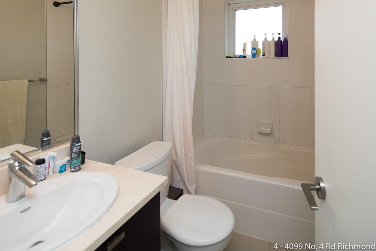 Office / Den Photo of 4 4099 No. 4 Road, Richmond, BC