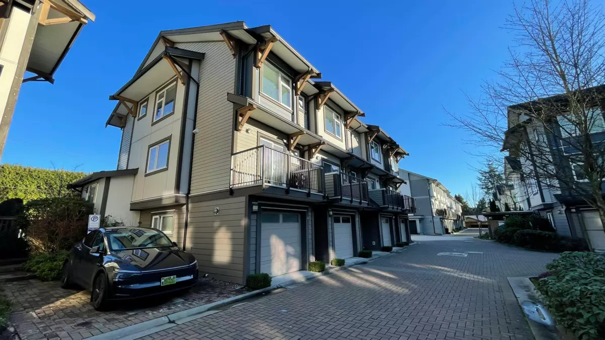 Outdoor Patio Photo of 4 4099 No. 4 Road, Richmond, BC