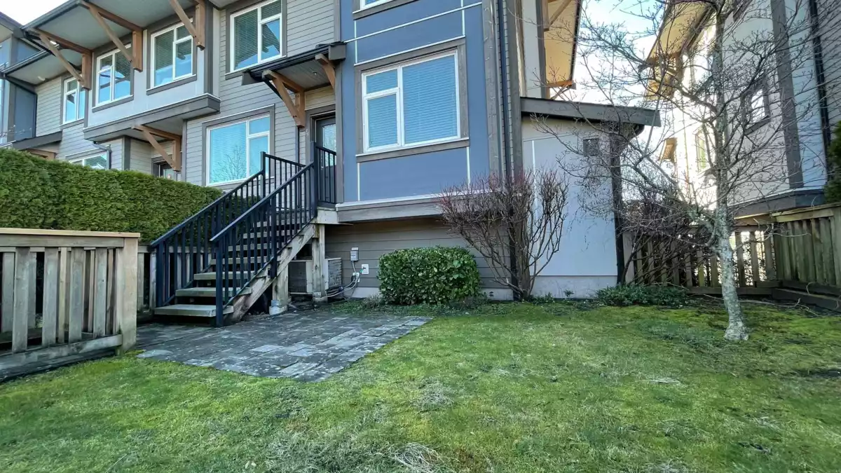 Swimming Pool Photo of 4 4099 No. 4 Road, Richmond, BC