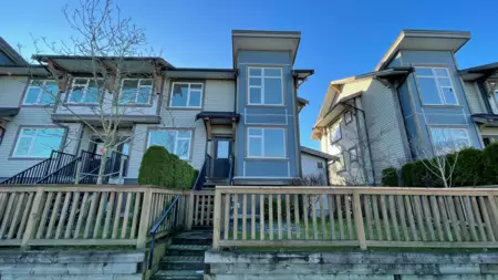 Garden / Landscaping Photo of 4 4099 No. 4 Road, Richmond, BC