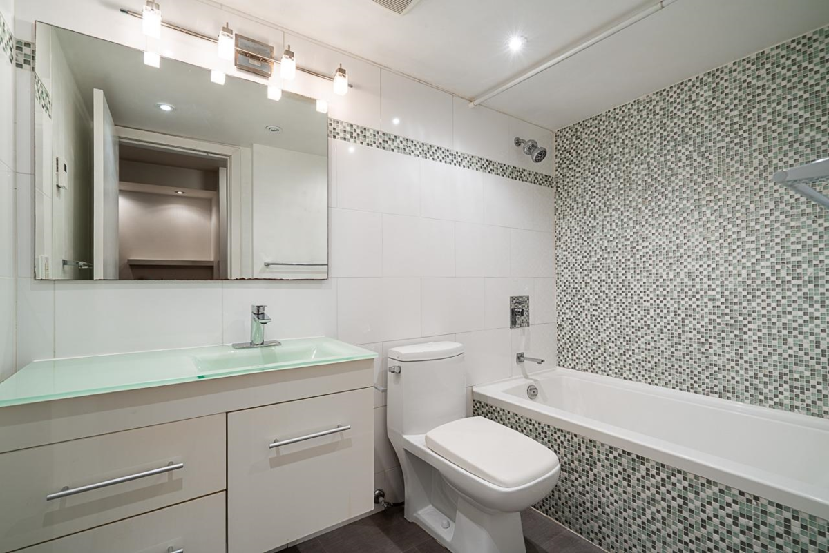 Guest Bathroom Photo of 103 808 E 8th Avenue, Vancouver, BC