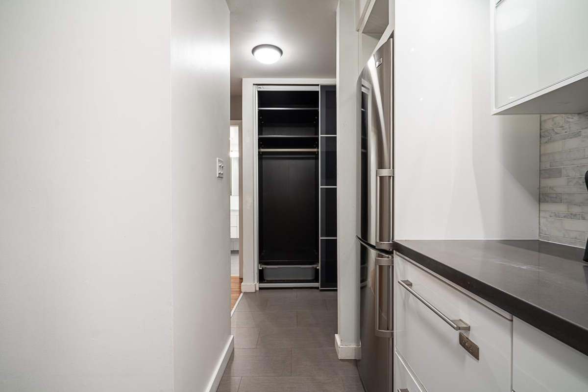 Kitchen Island Photo of 103 808 E 8th Avenue, Vancouver, BC