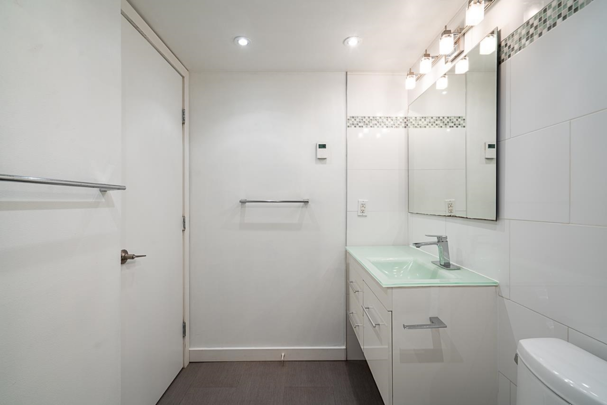 Office / Den Photo of 103 808 E 8th Avenue, Vancouver, BC