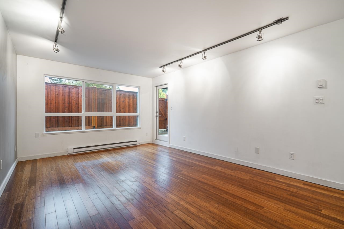 Primary Bathroom Photo of 103 808 E 8th Avenue, Vancouver, BC