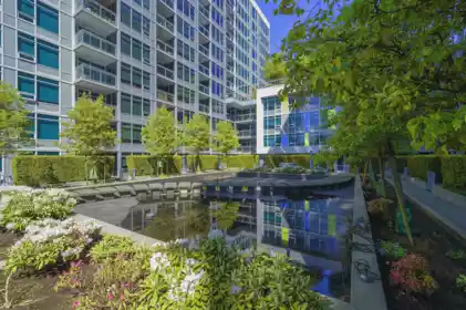 Office / Den Photo of 560 6288 No. 3 Road, Richmond, BC