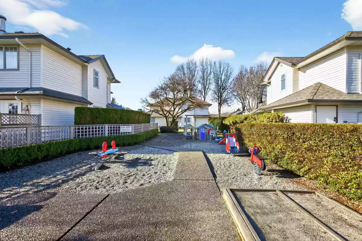 Swimming Pool Photo of 22 19051 119th Avenue, Pitt Meadows, BC