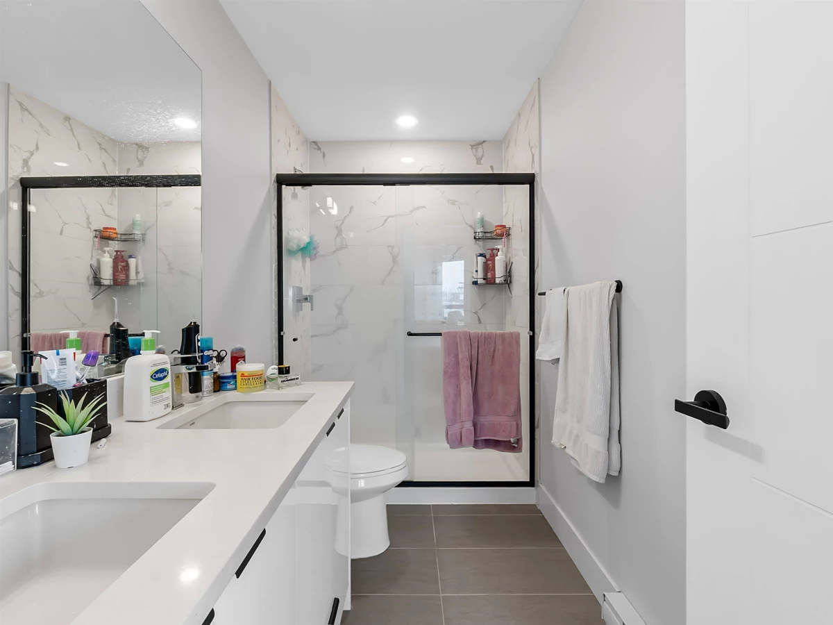 Primary Bathroom Photo of 310 20360 Logan Avenue, Langley, BC