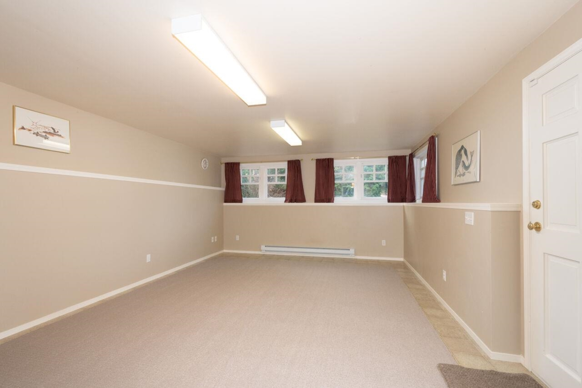 Front Yard Photo of 4825 Connaught Drive, Vancouver, BC