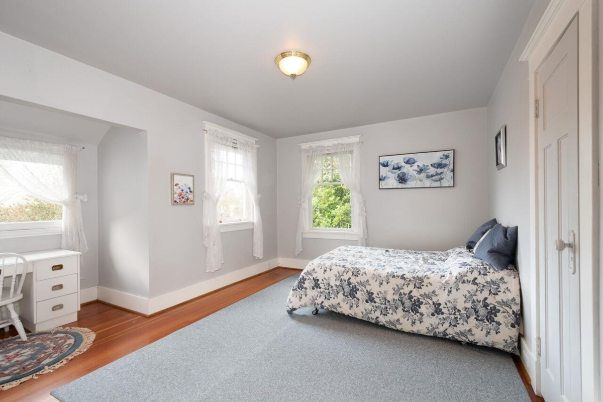 Hallway Photo of 4825 Connaught Drive, Vancouver, BC