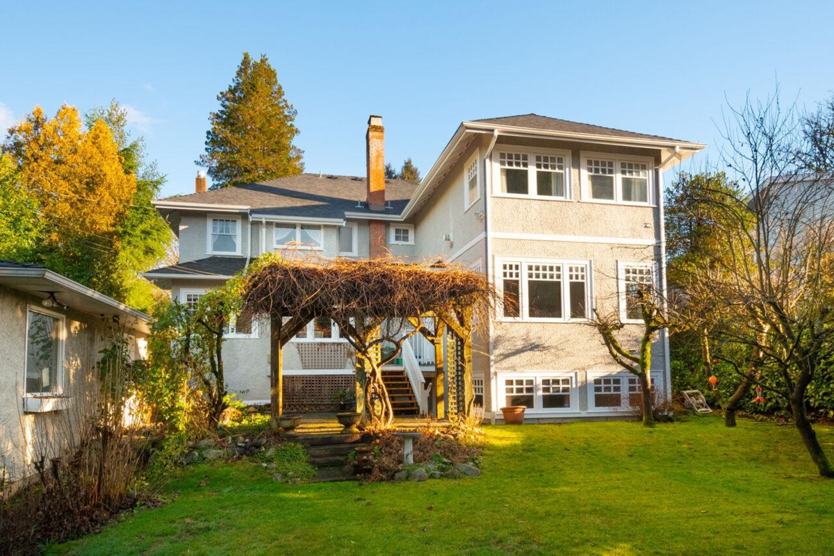 Swimming Pool Photo of 4825 Connaught Drive, Vancouver, BC