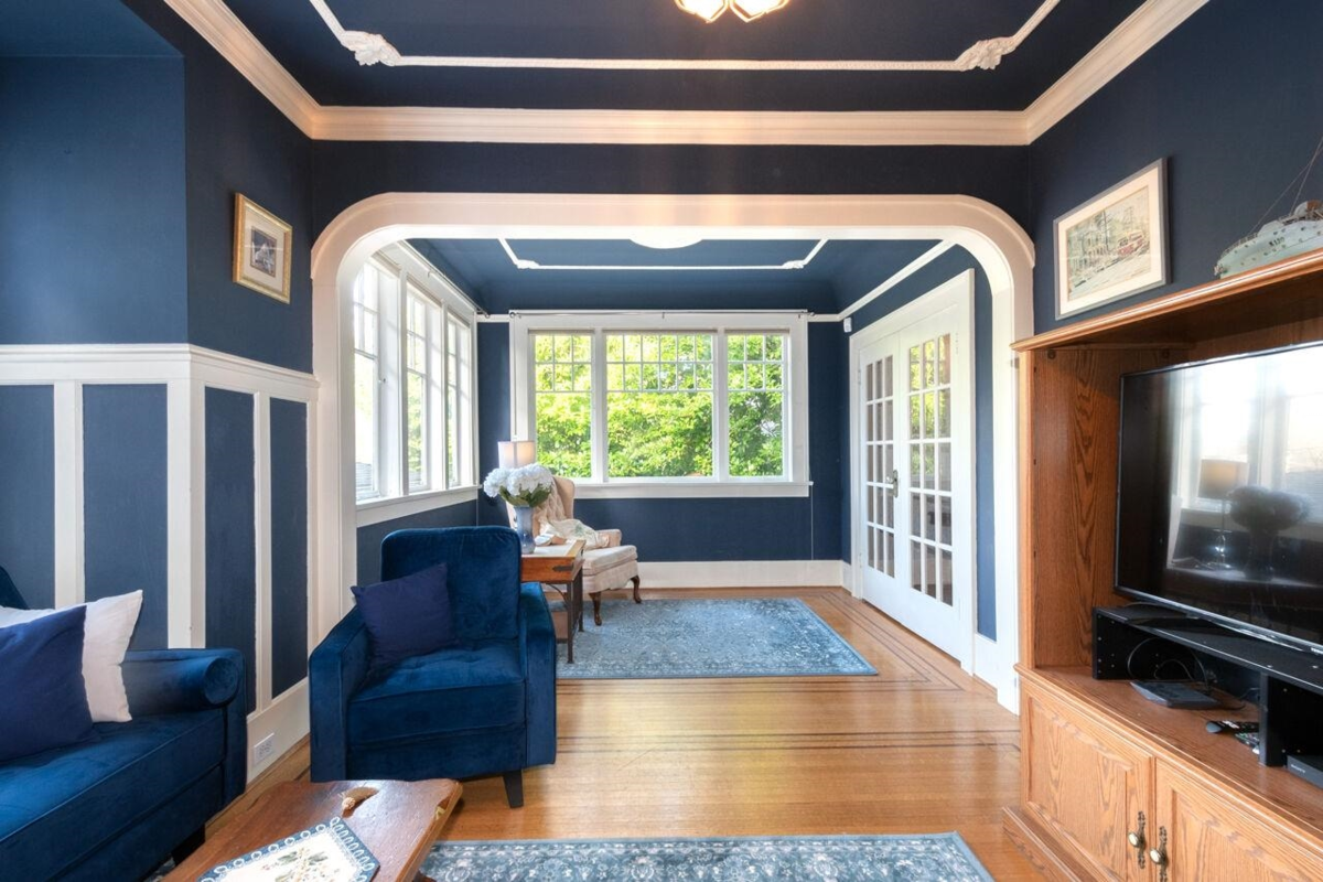 Walk-In Closet Photo of 4825 Connaught Drive, Vancouver, BC