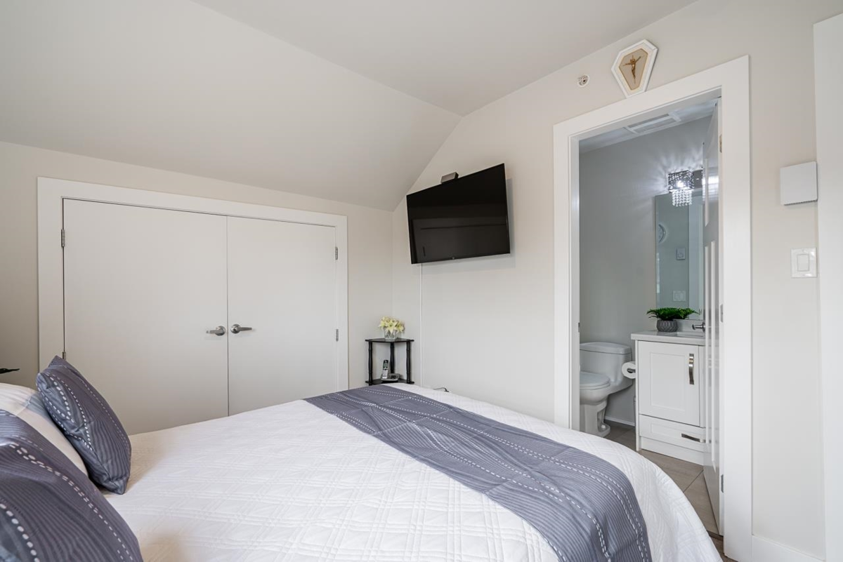 Bedroom 4 Photo of 406 Eighth Street, New Westminster, BC