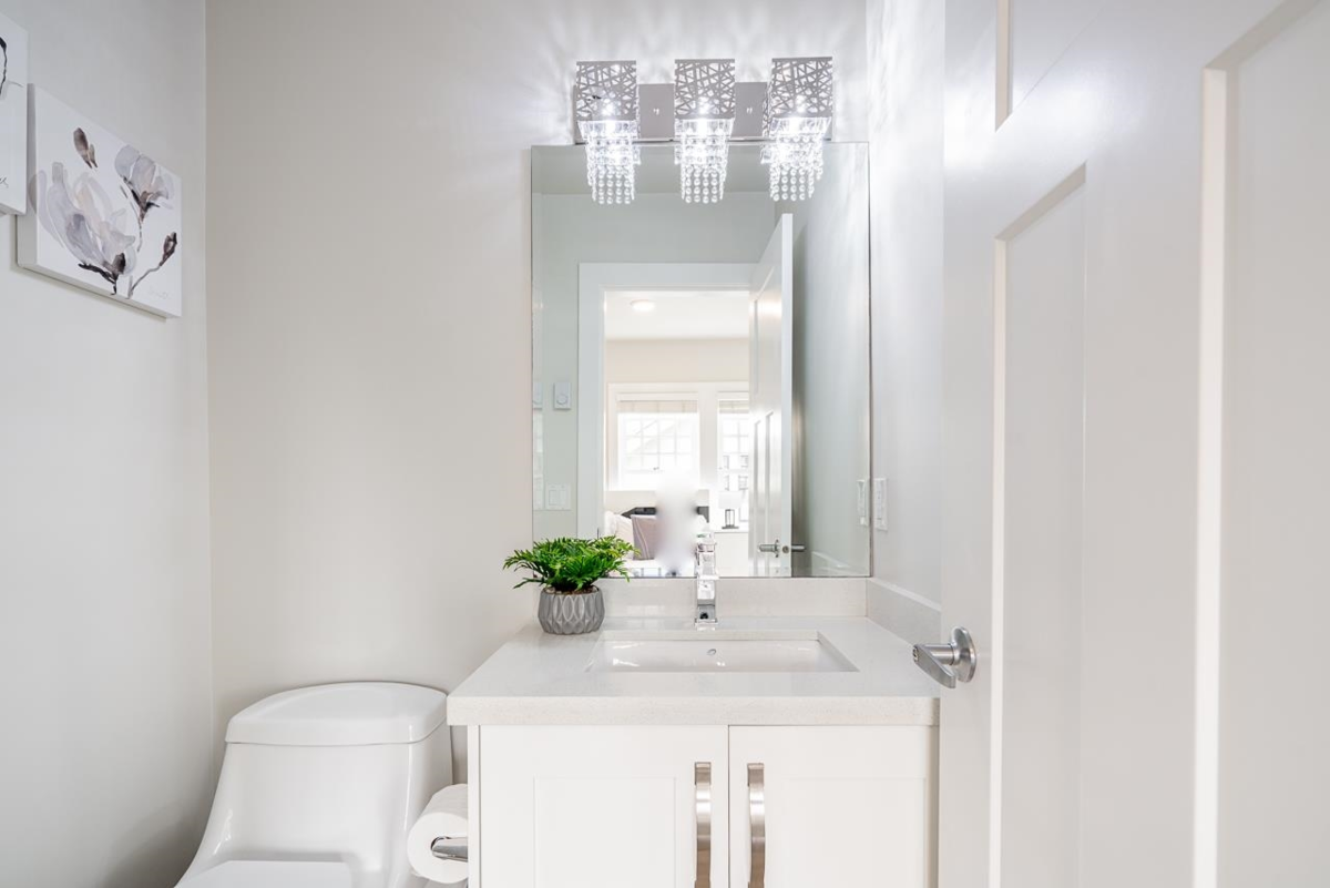 Guest Bathroom Photo of 406 Eighth Street, New Westminster, BC