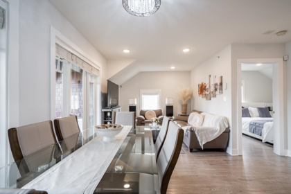 Breakfast Nook Photo of 406 Eighth Street, New Westminster, BC