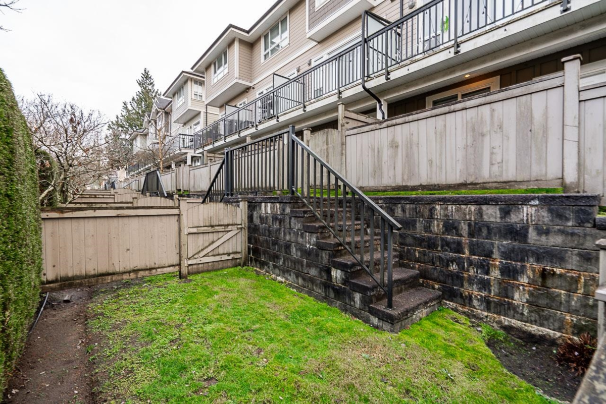 Front Yard Photo of 37 2955 156 Street, Surrey, BC