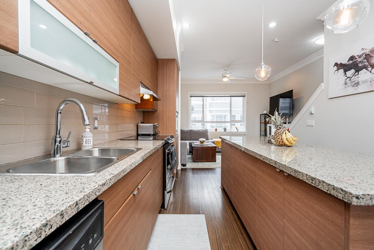 Kitchen Island Photo of 37 2955 156 Street, Surrey, BC