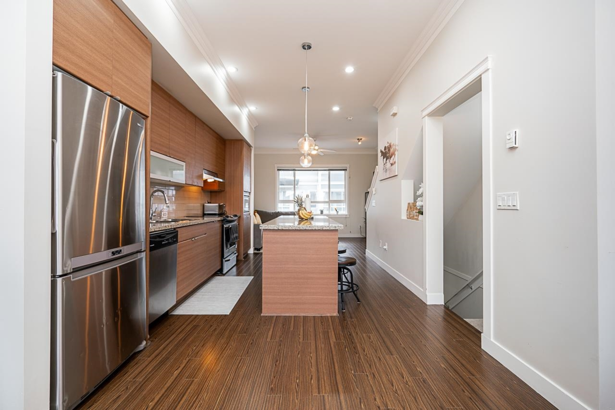 Kitchen Photo of 37 2955 156 Street, Surrey, BC