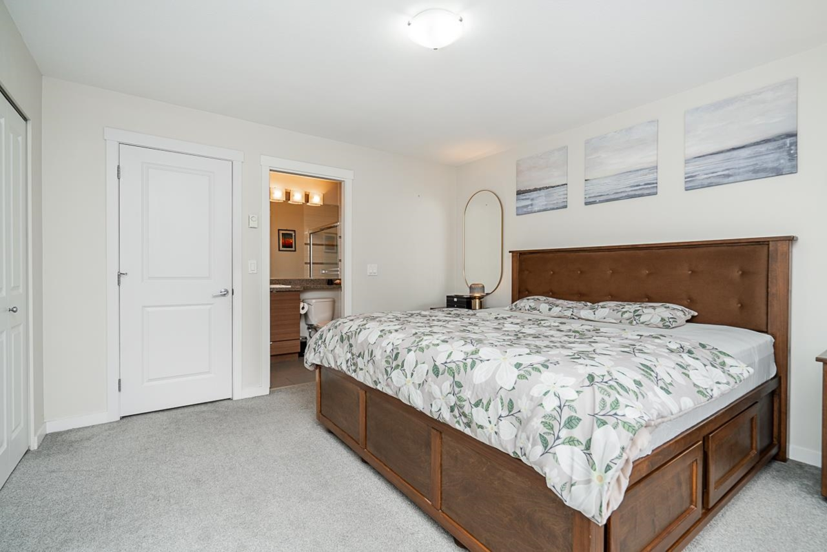 Walk-In Closet Photo of 37 2955 156 Street, Surrey, BC