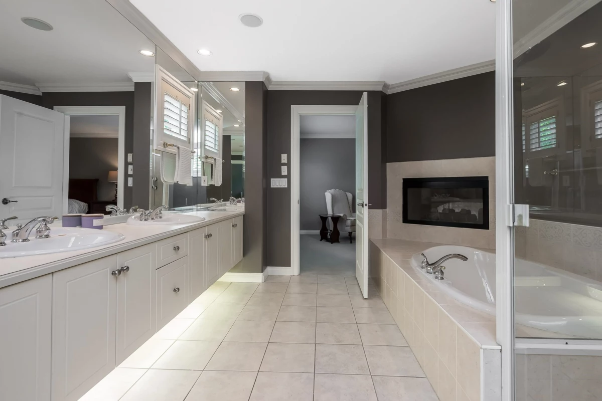 Hallway Photo of 21 15715 34 Avenue, Surrey, BC