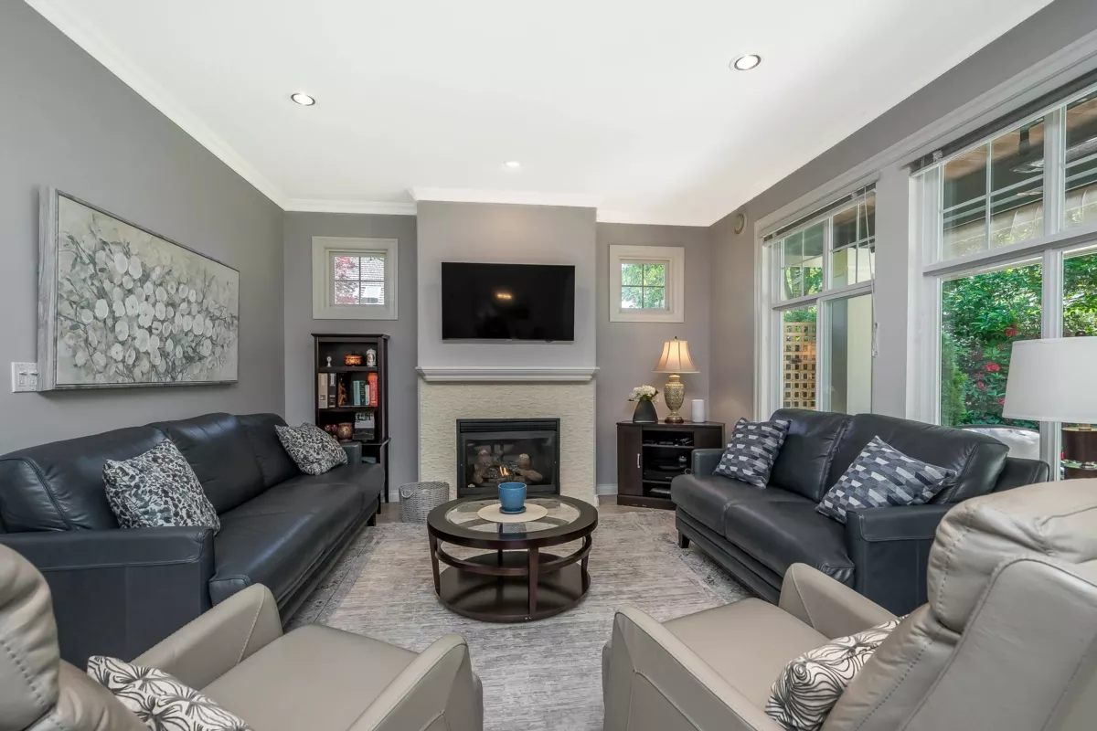 Office / Den Photo of 21 15715 34 Avenue, Surrey, BC