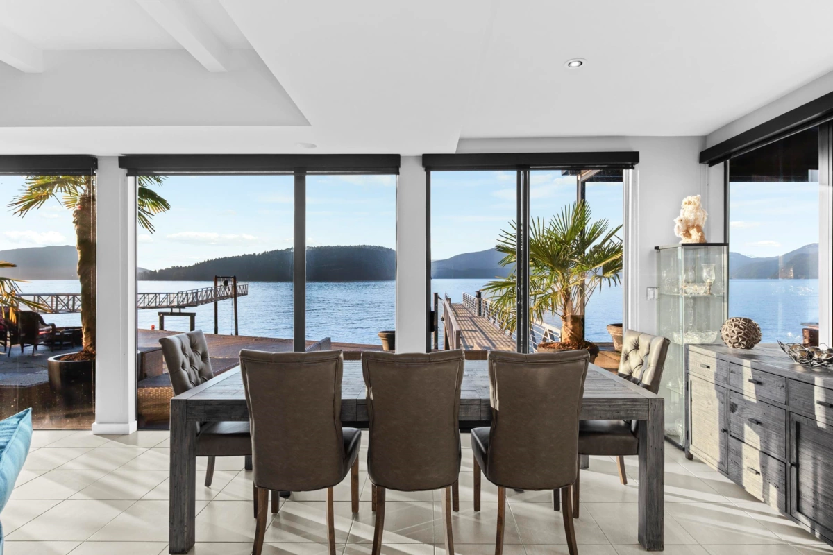 Basement Recreation Room Photo of 2 Strachan Point Road, West Vancouver, BC