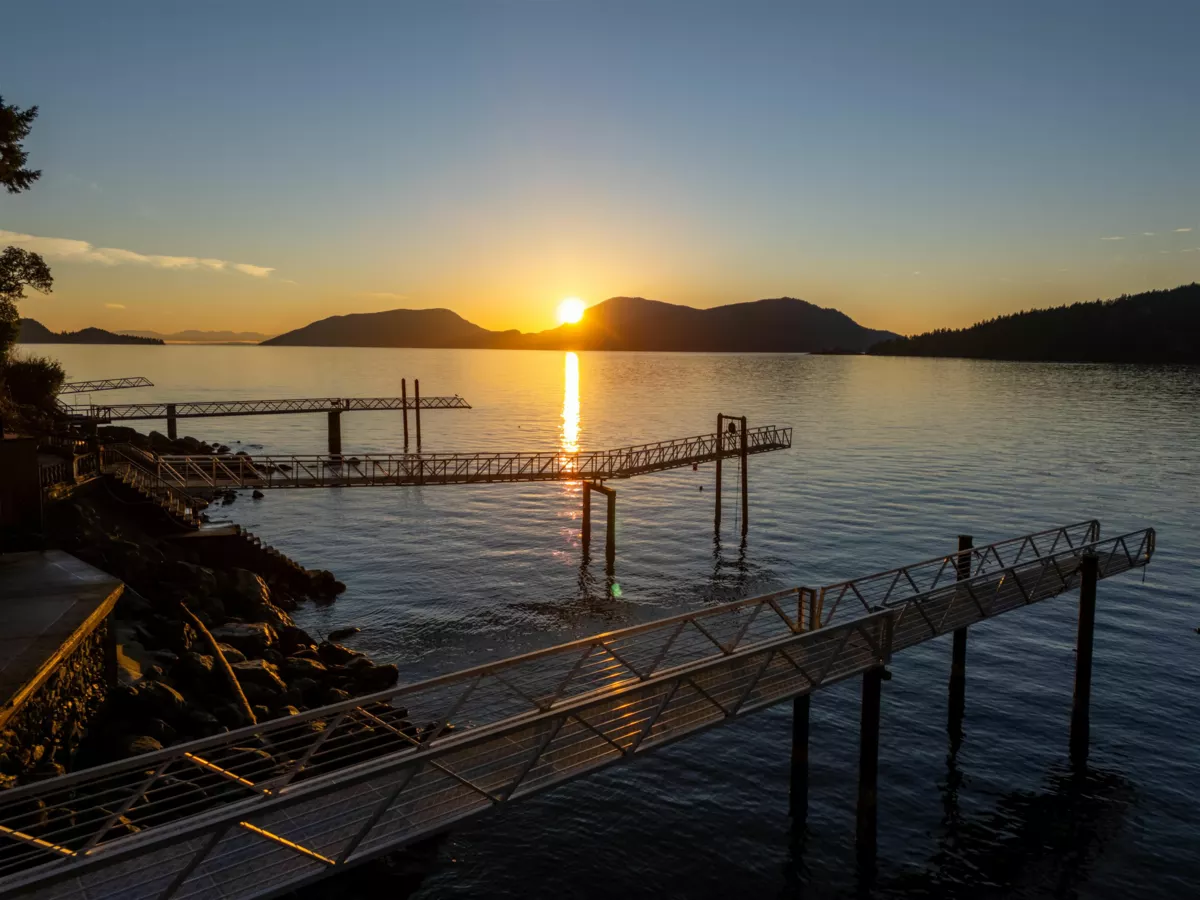 Kitchen Photo of 2 Strachan Point Road, West Vancouver, BC