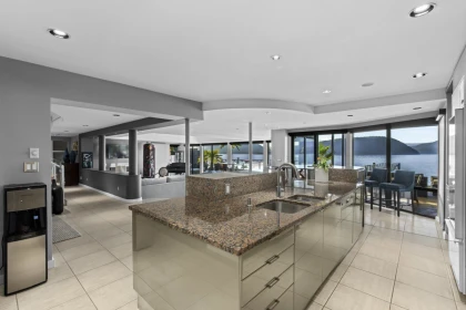 Entry Foyer Photo of 2 Strachan Point Road, West Vancouver, BC