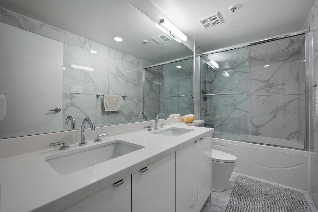 Front Yard Photo of 1007 1177 Hornby Street, Vancouver, BC