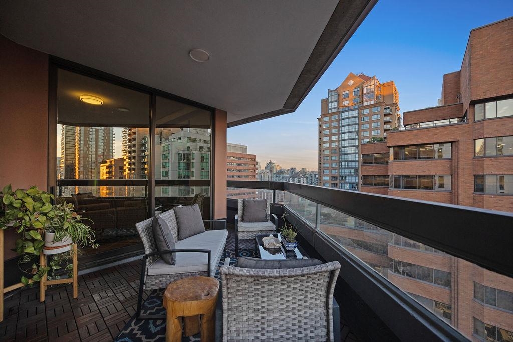 Garden / Landscaping Photo of 1007 1177 Hornby Street, Vancouver, BC