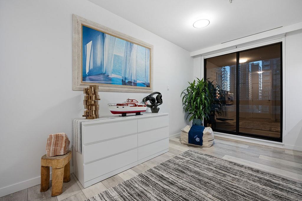 Laundry Room Photo of 1007 1177 Hornby Street, Vancouver, BC