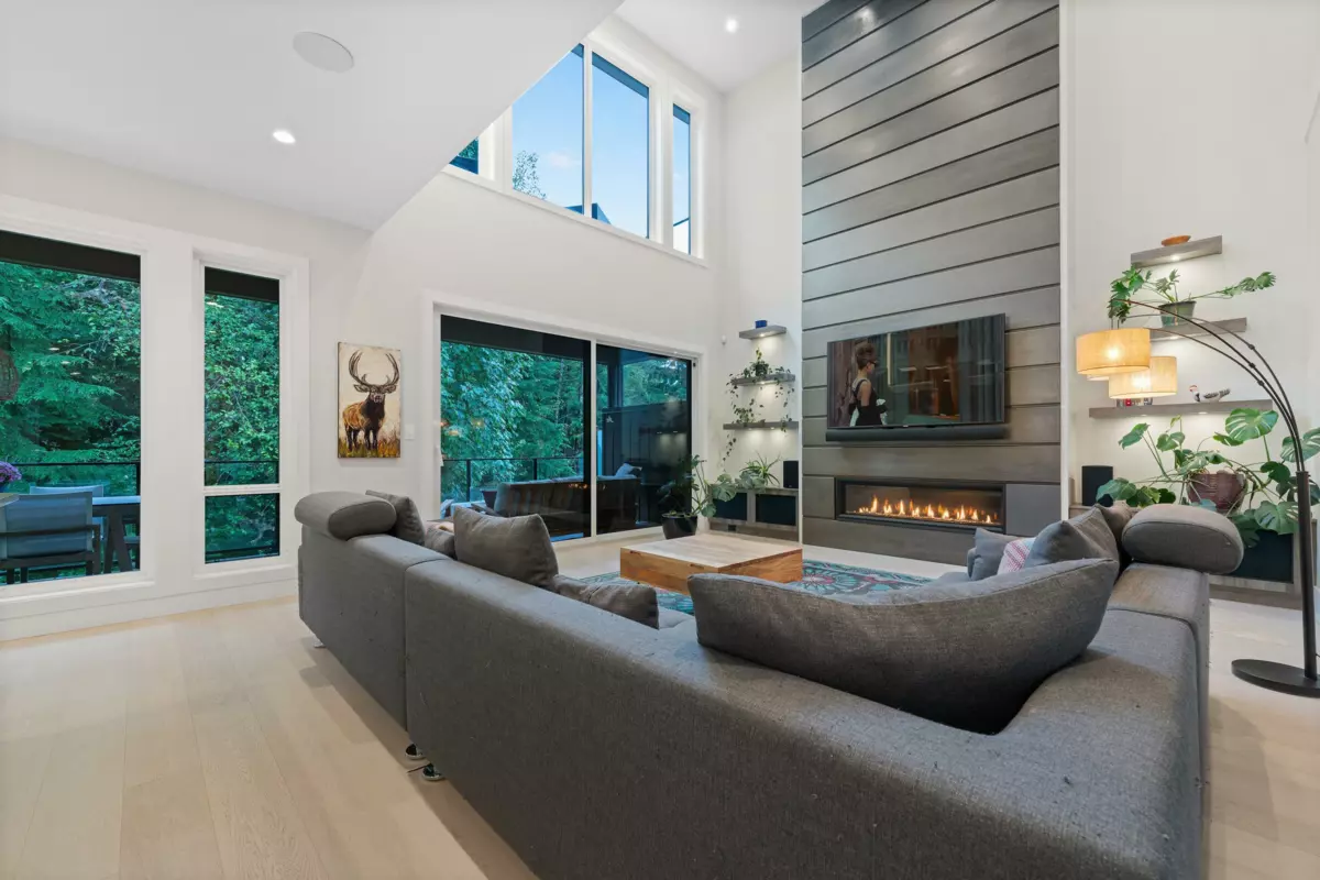 Family Room Photo of 3404 Mamquam Road, Squamish, BC