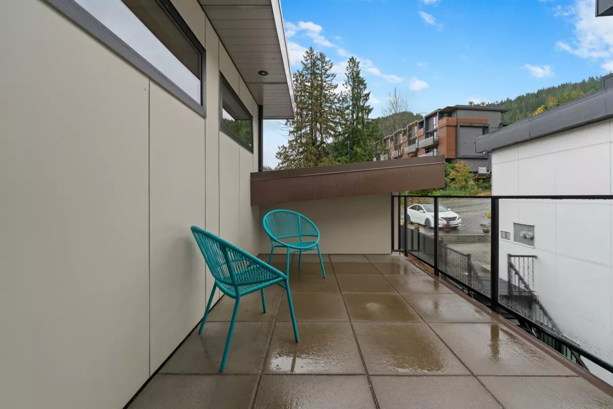 Garage Interior Photo of 3404 Mamquam Road, Squamish, BC