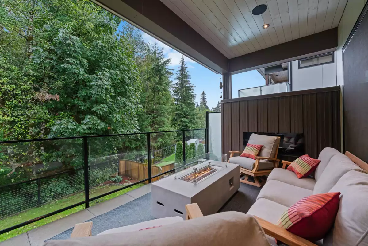 Guest Bathroom Photo of 3404 Mamquam Road, Squamish, BC